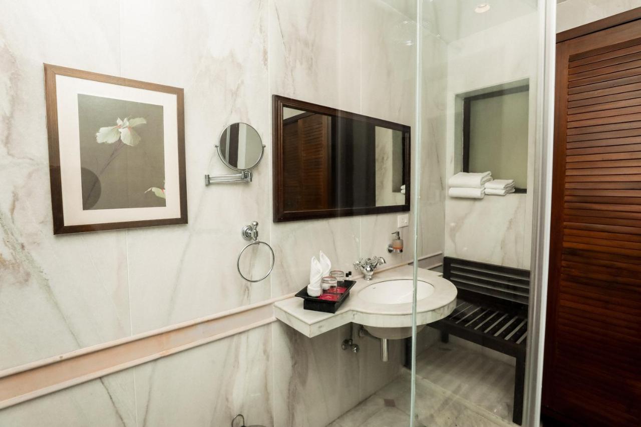 Saptapuri By Royal Orchid Hotels Limited Varanasi Exteriör bild