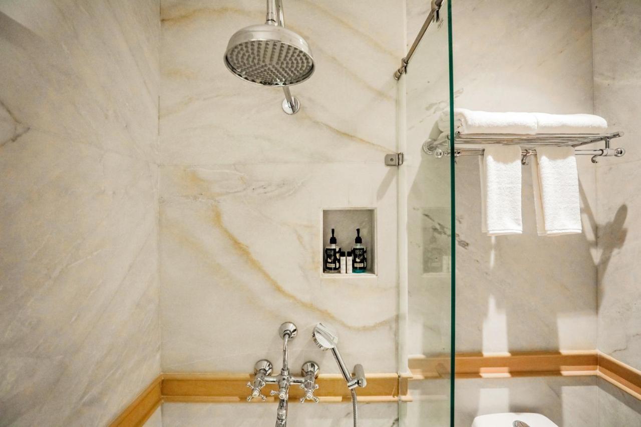 Saptapuri By Royal Orchid Hotels Limited Varanasi Exteriör bild